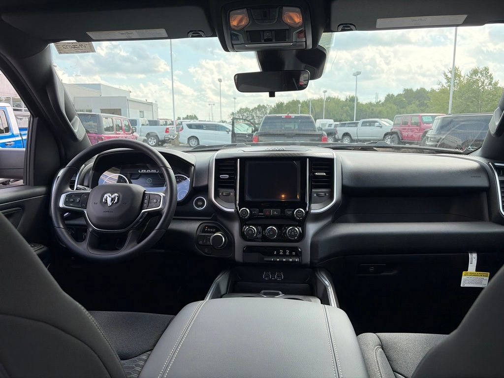 New 2026 RAM 1500 Express AWD/4WD image 15