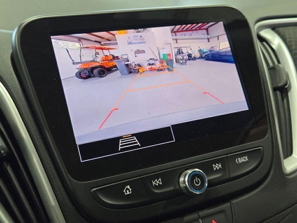 Used 2024 Chevrolet Malibu LT image 23