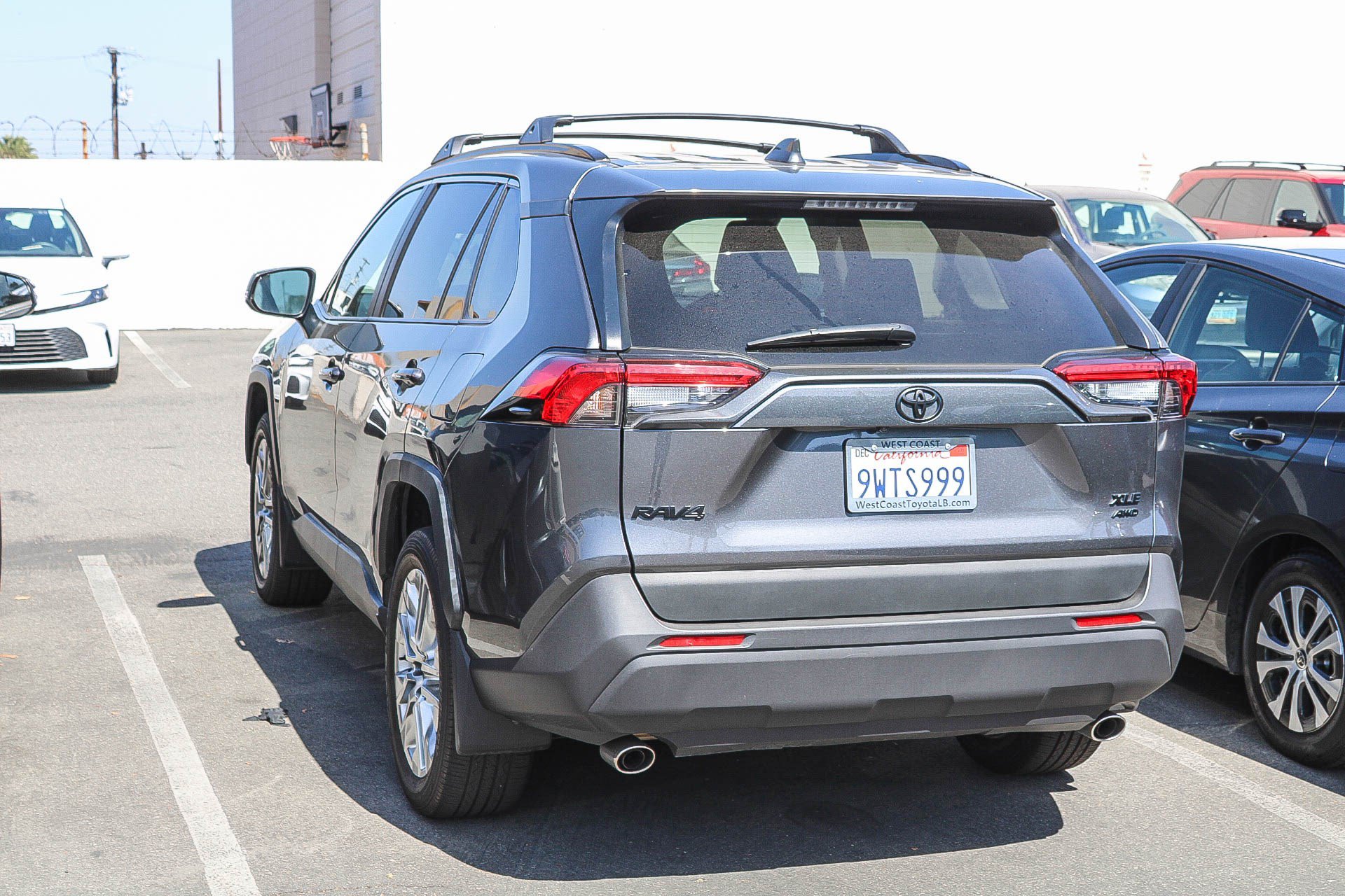 Used 2025 Toyota RAV4 XLE Premium AWD/4WD image 9