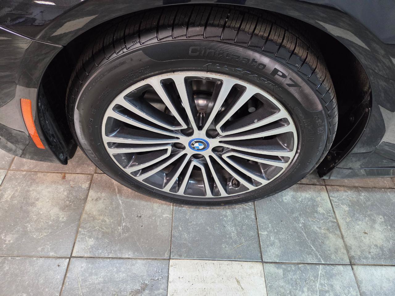 Used 2019 BMW 530e xDrive w/ Convenience Package AWD/4WD image 10