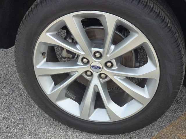 Used 2023 Ford Explorer Platinum w/ Technology Package AWD/4WD image 11