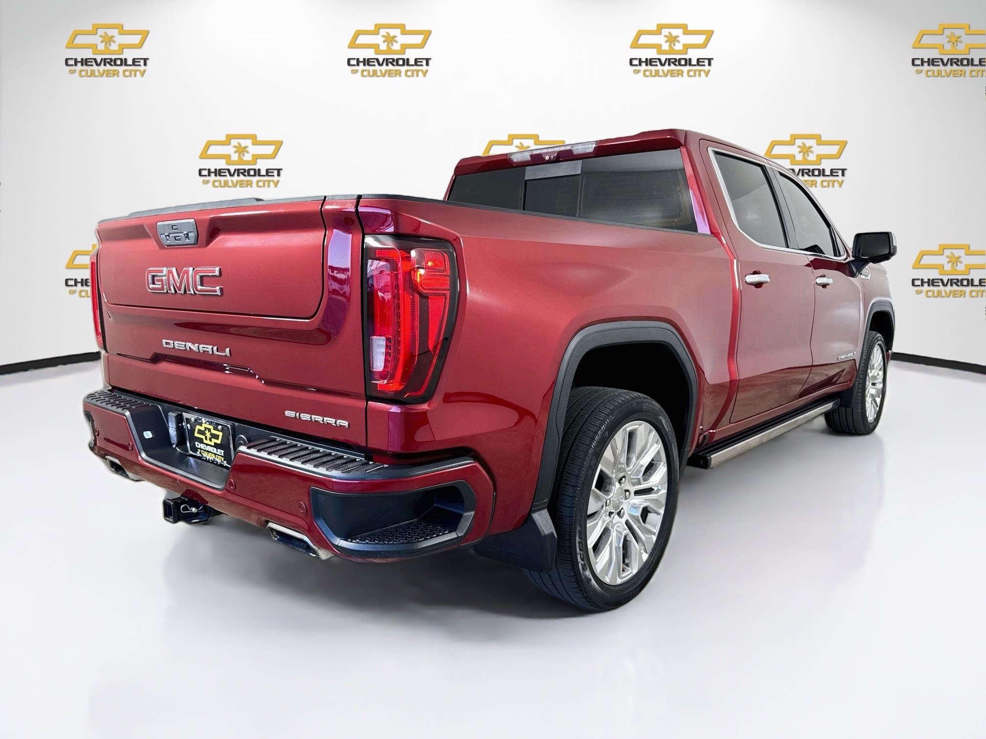 Used 2020 GMC Sierra 1500 Denali w/ Denali Ultimate Package AWD/4WD image 8