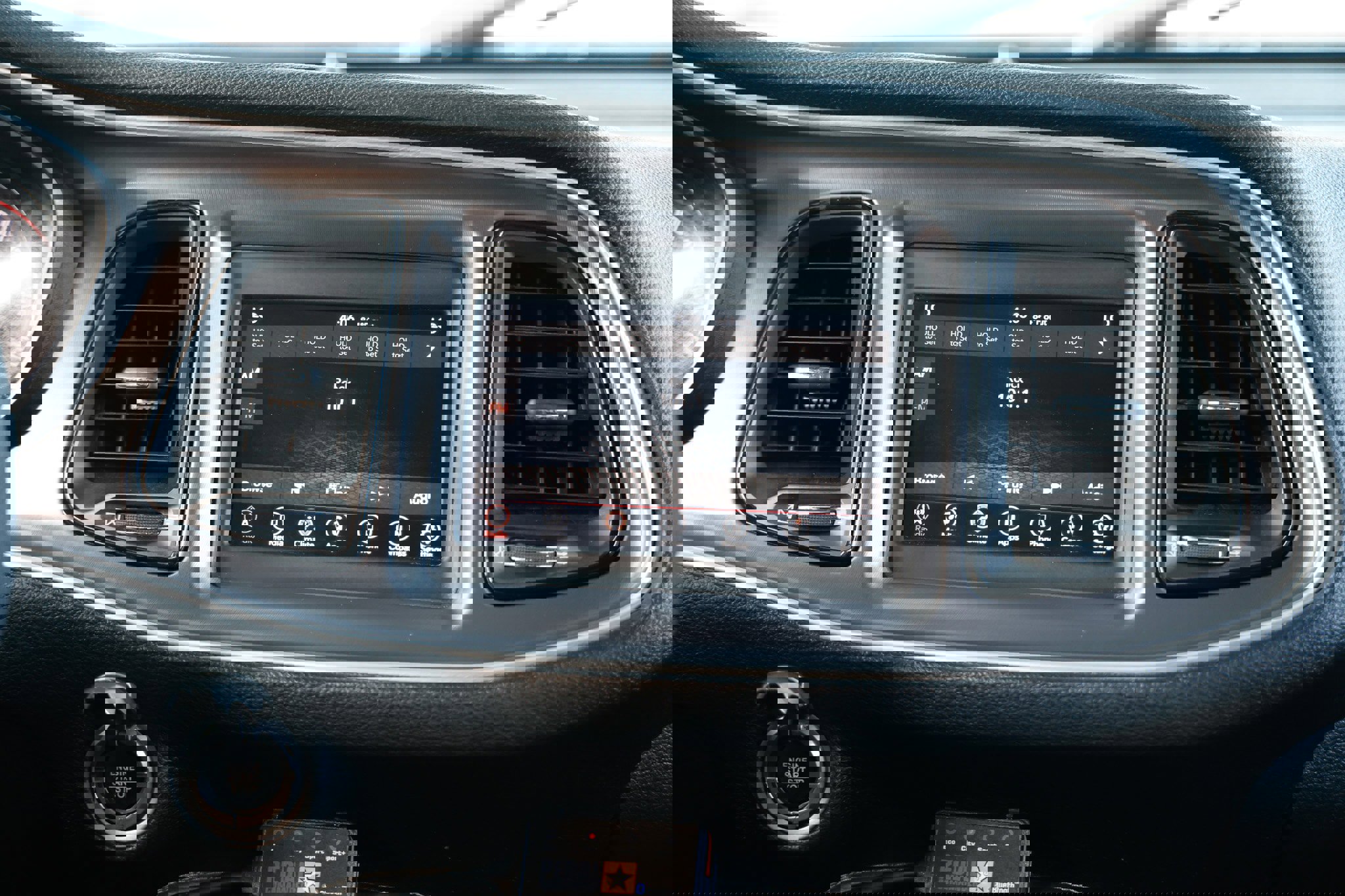 Used 2020 Dodge Challenger R/T w/ Blacktop Package image 34