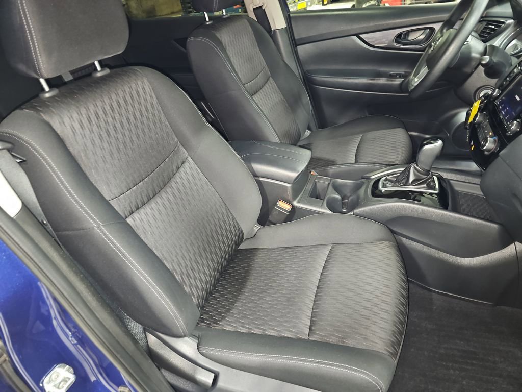 Used 2020 Nissan Rogue S image 14