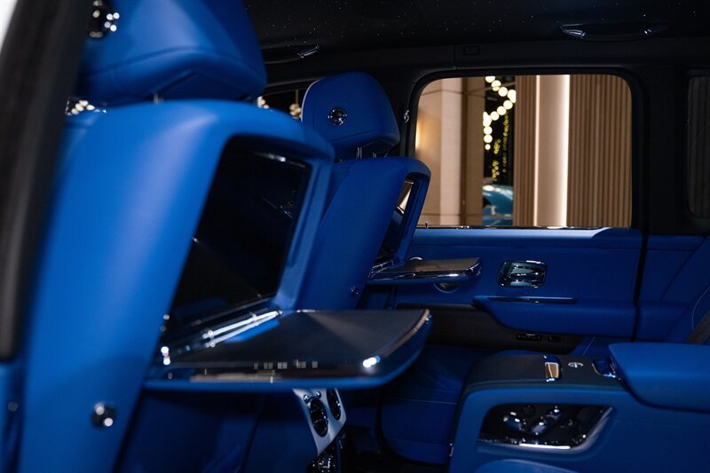Used 2023 Rolls-Royce Cullinan AWD/4WD image 28