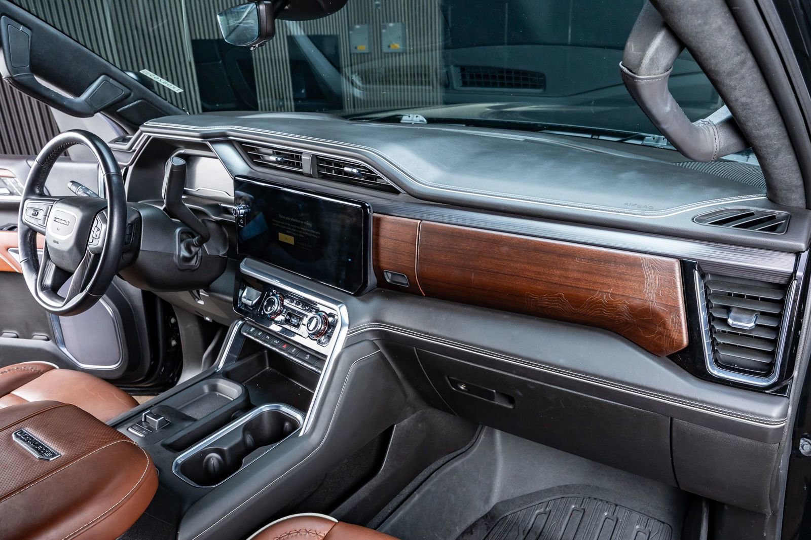 Used 2024 GMC Sierra 2500 Denali Ultimate image 18