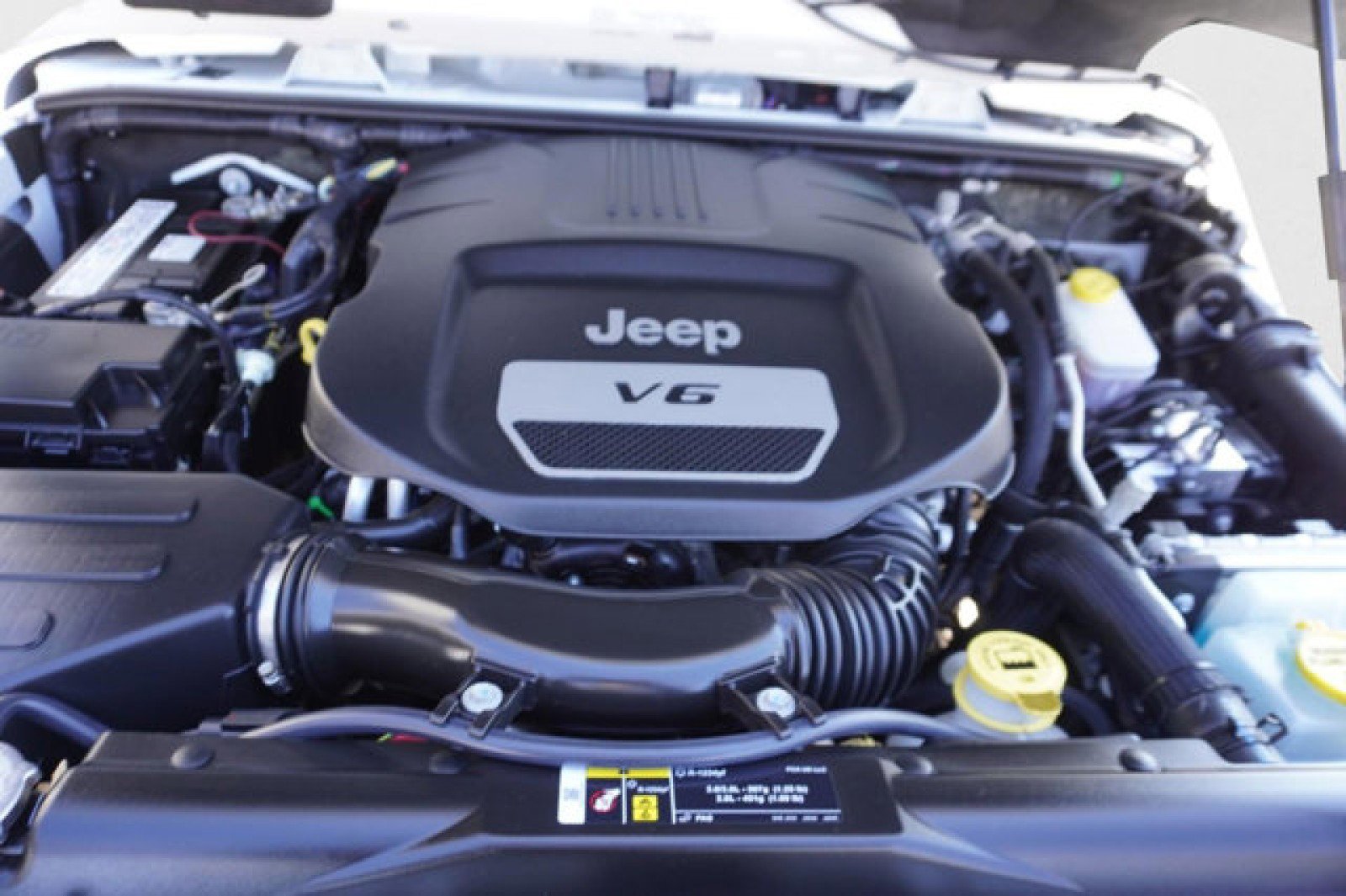 Used 2018 Jeep Wrangler Sahara w/ Connectivity Group image 6