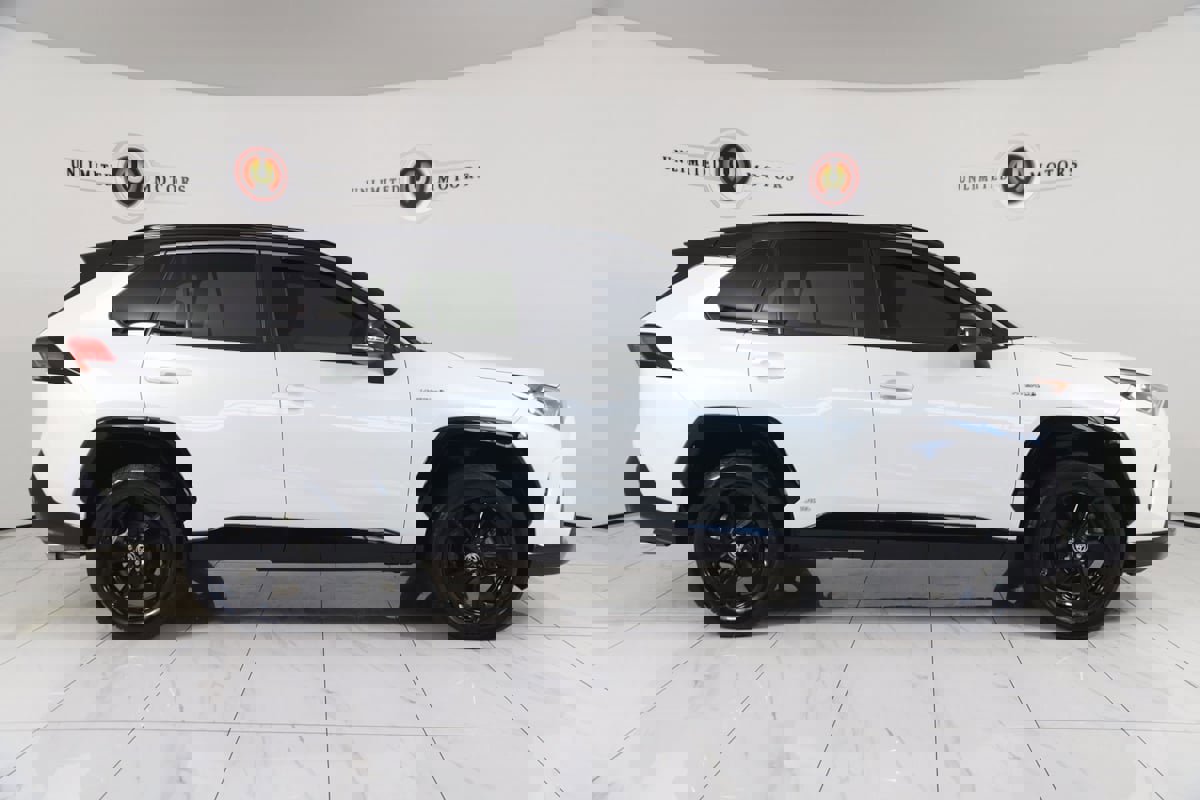 Used 2021 Toyota RAV4 XSE image 2