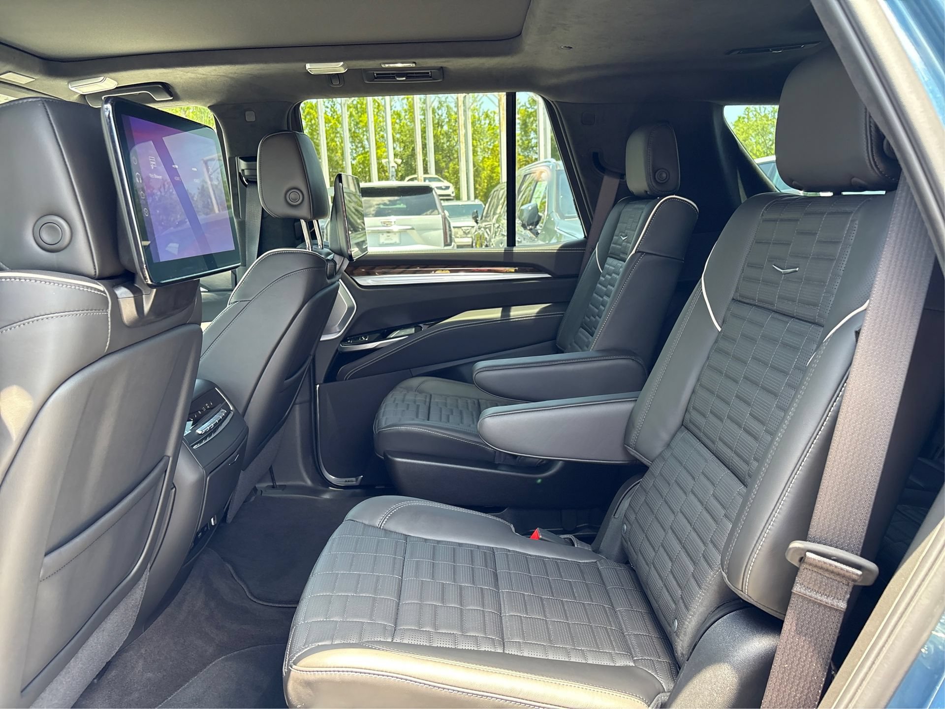 New 2026 Cadillac Escalade Platinum Sport AWD/4WD image 9