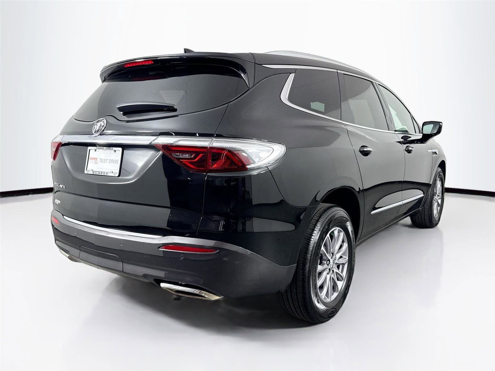 Used 2024 Buick Enclave Essence image 11