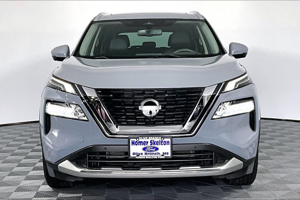Used 2023 Nissan Rogue Platinum w/ Platinum Premium Package FWD image 3