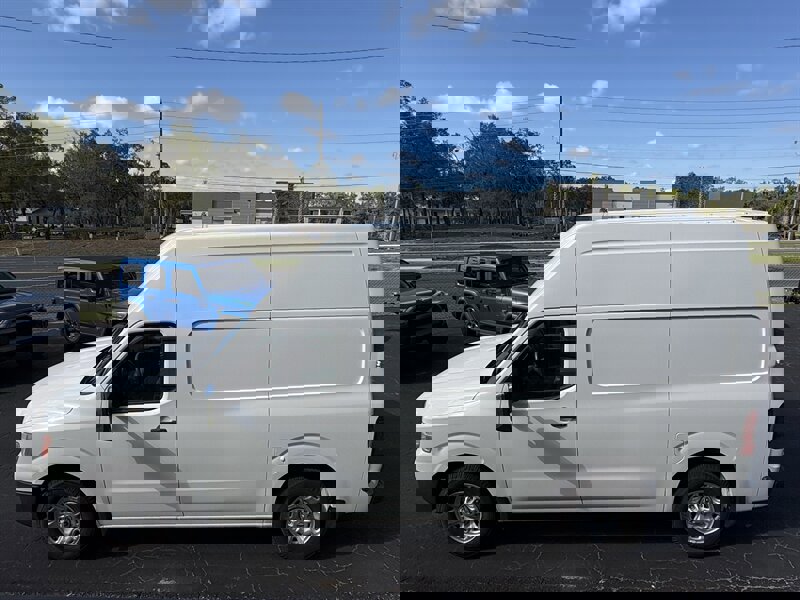 Used 2018 Nissan NV 2500 SV image 6