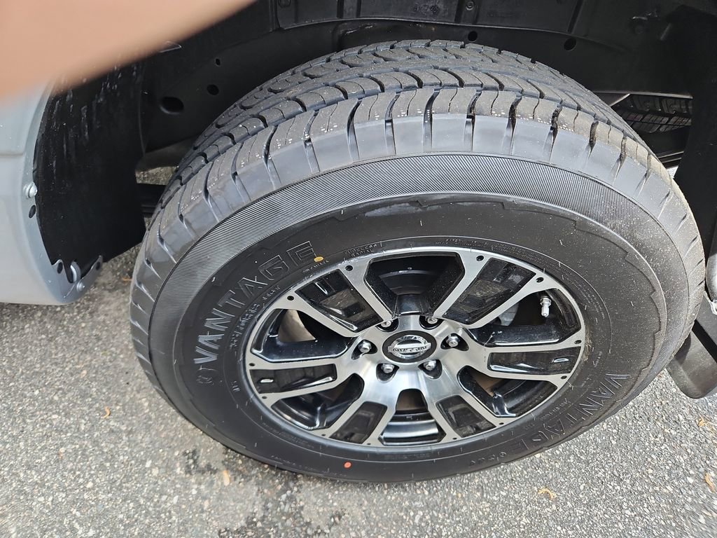 Used 2021 Nissan Titan SV w/ Accessory Utility Package image 27