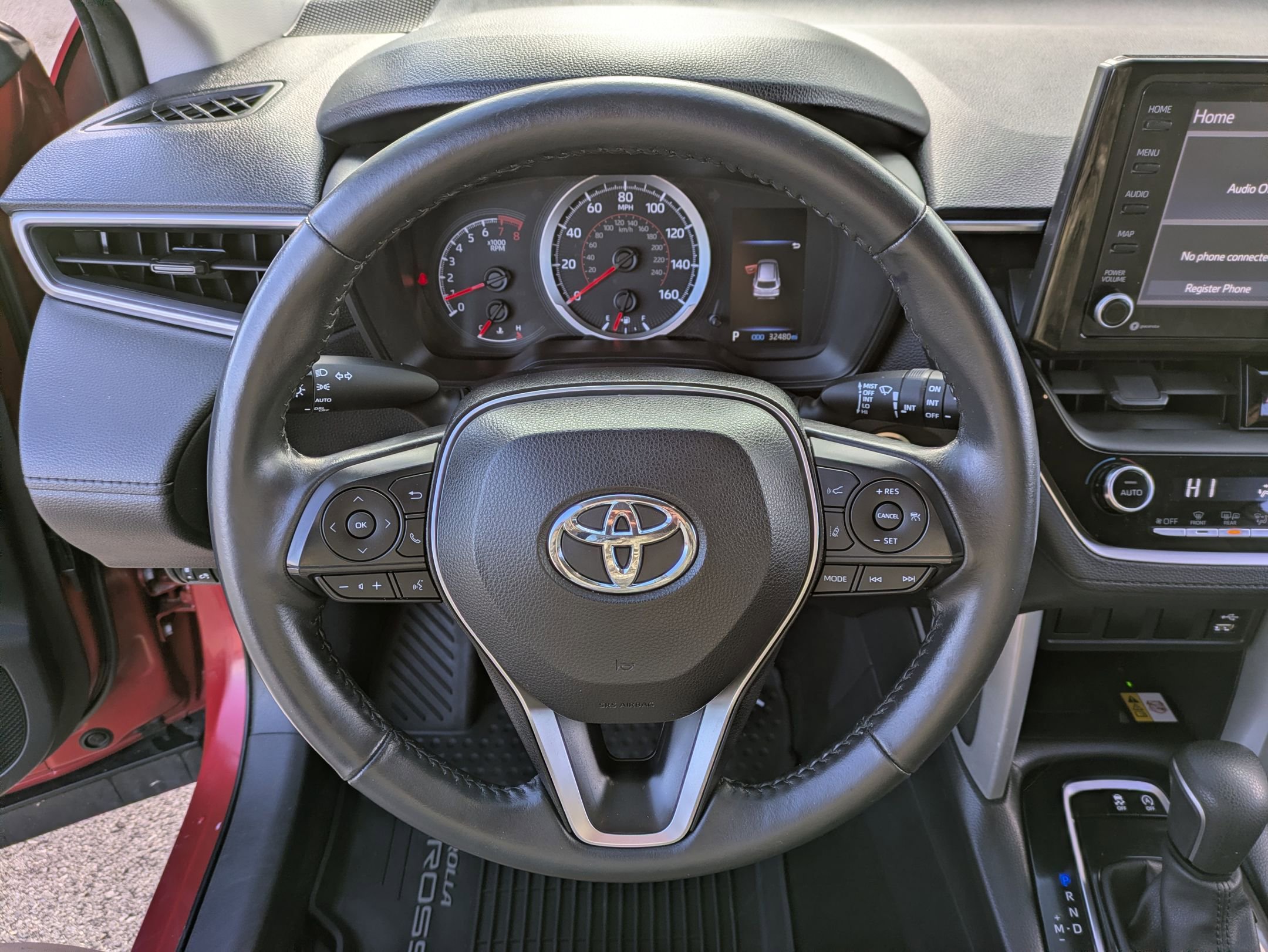 Used 2022 Toyota Corolla Cross LE image 9