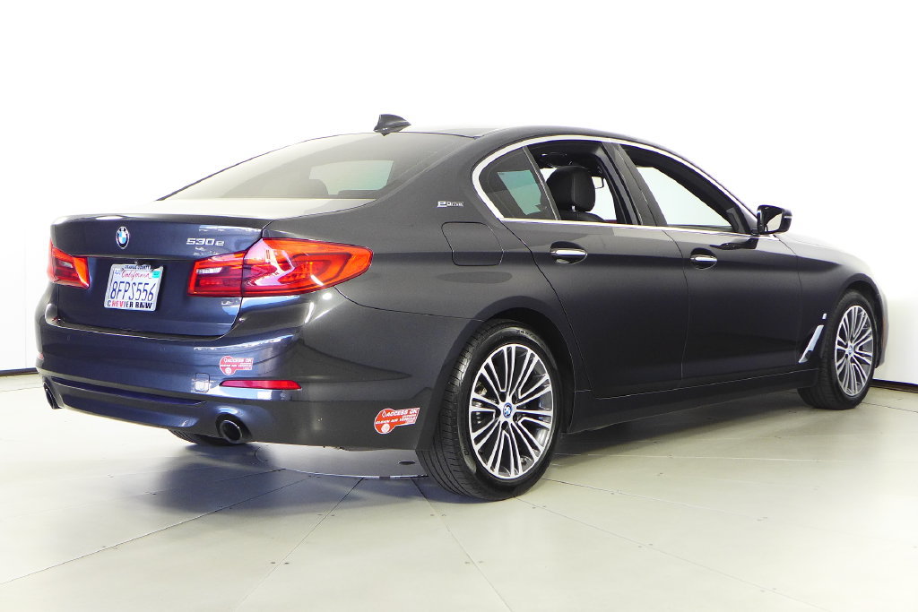 Used 2018 BMW 530e w/ Premium Package 2 RWD image 7