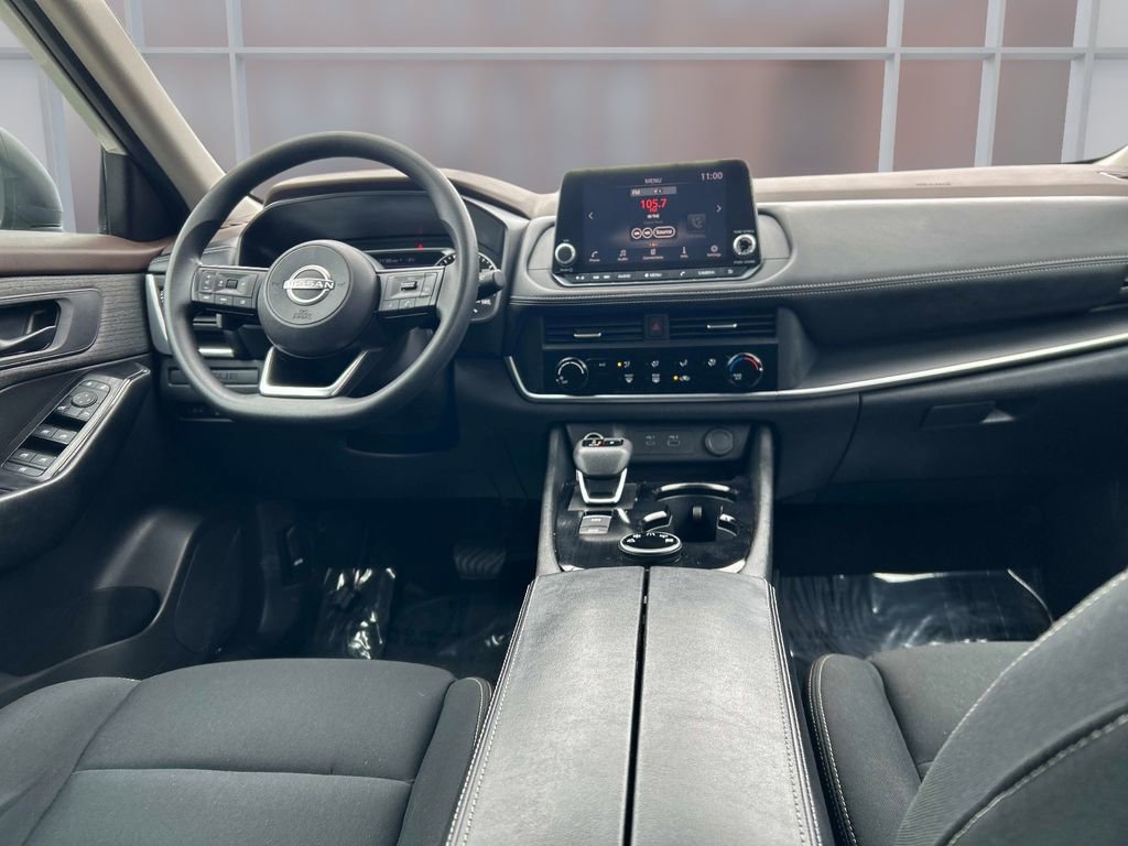 Used 2023 Nissan Rogue S image 16