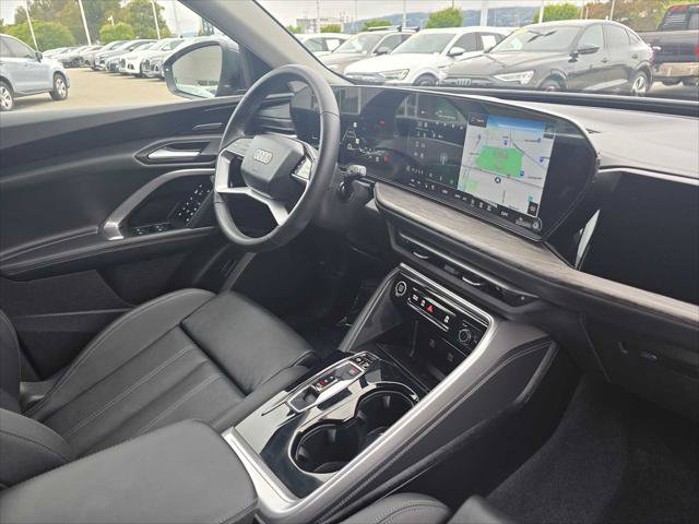 Used 2025 Audi Q5 Premium Plus w/ Premium Plus AWD/4WD image 11