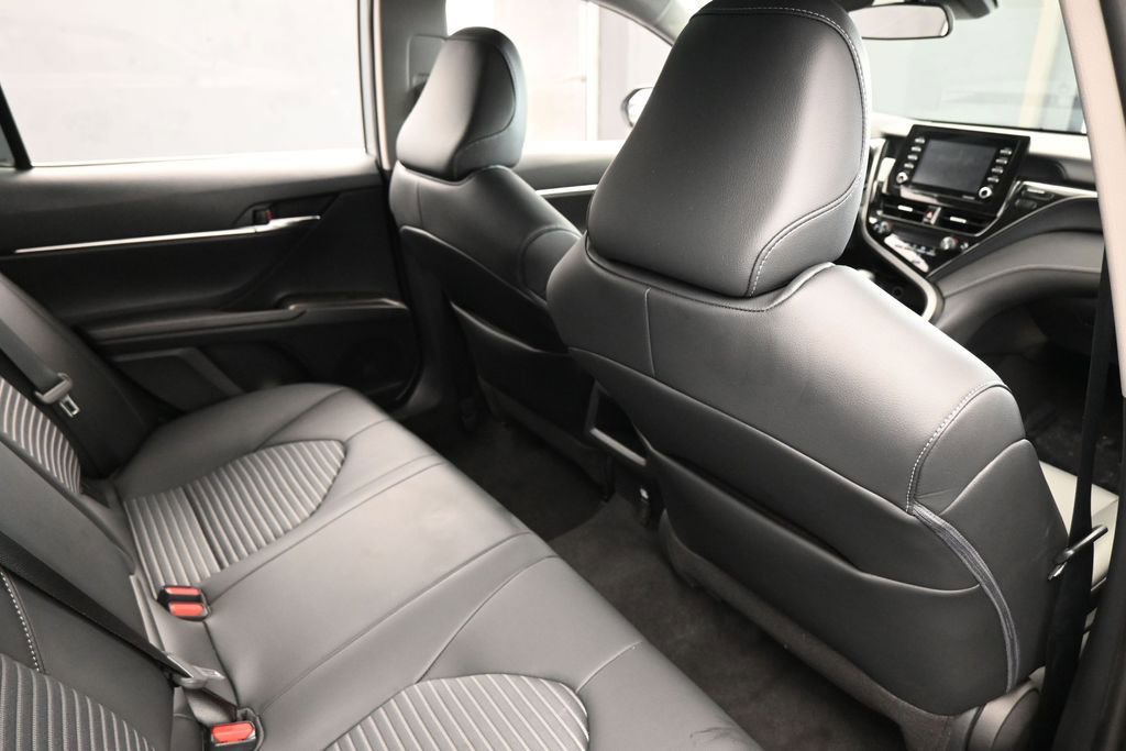 Used 2022 Toyota Camry SE FWD image 40