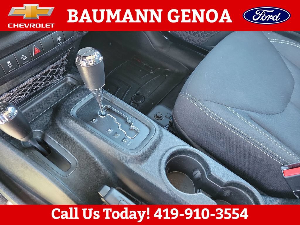 Used 2016 Jeep Wrangler Unlimited Sahara AWD/4WD image 24