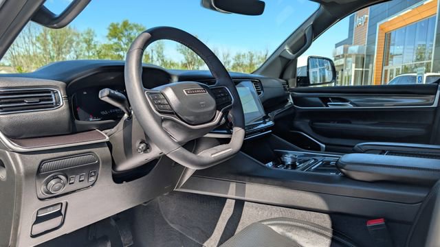 Used 2022 Jeep Wagoneer Series I AWD/4WD image 17