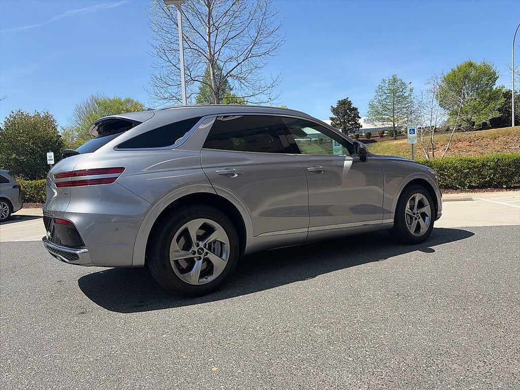 Used 2026 Genesis GV70 2.5T Advanced image 3