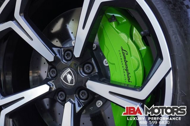 Used 2021 Lamborghini Urus AWD/4WD image 32