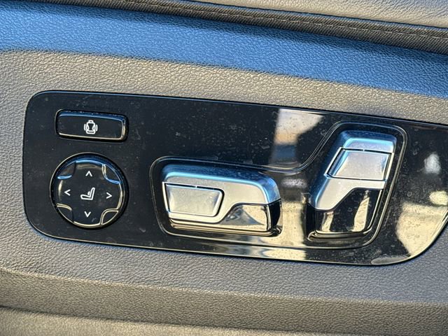Used 2023 BMW X7 xDrive40i w/ M Sport Package image 26