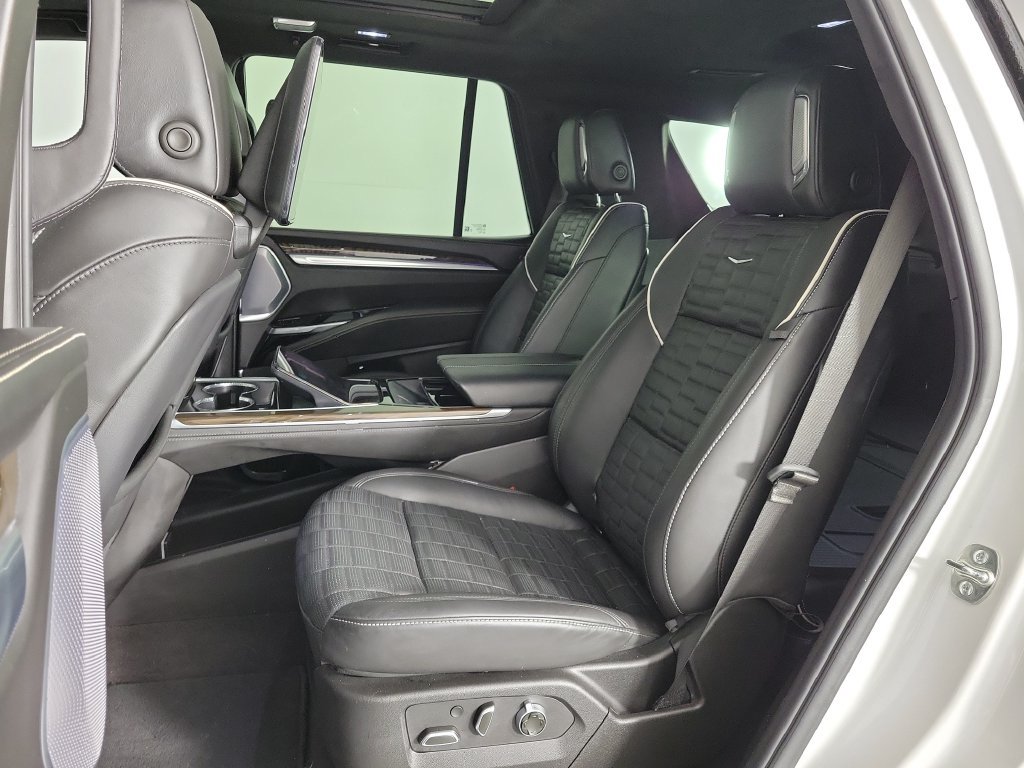 Certified 2025 Cadillac Escalade Sport Platinum AWD/4WD image 13