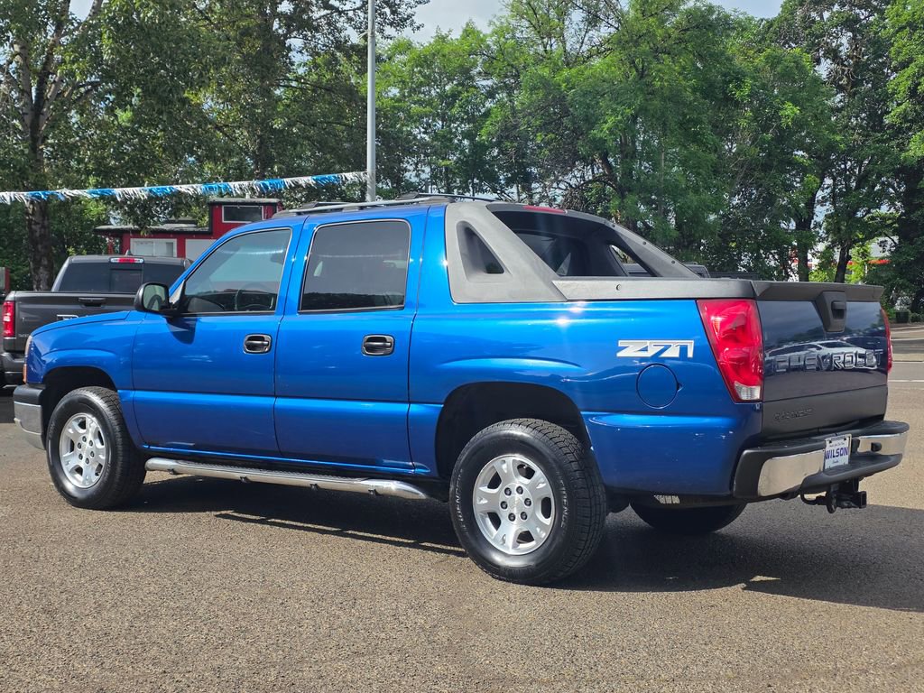 Used 2004 Chevrolet Avalanche Z71 w/ Preferred Equipment Group AWD/4WD image 2