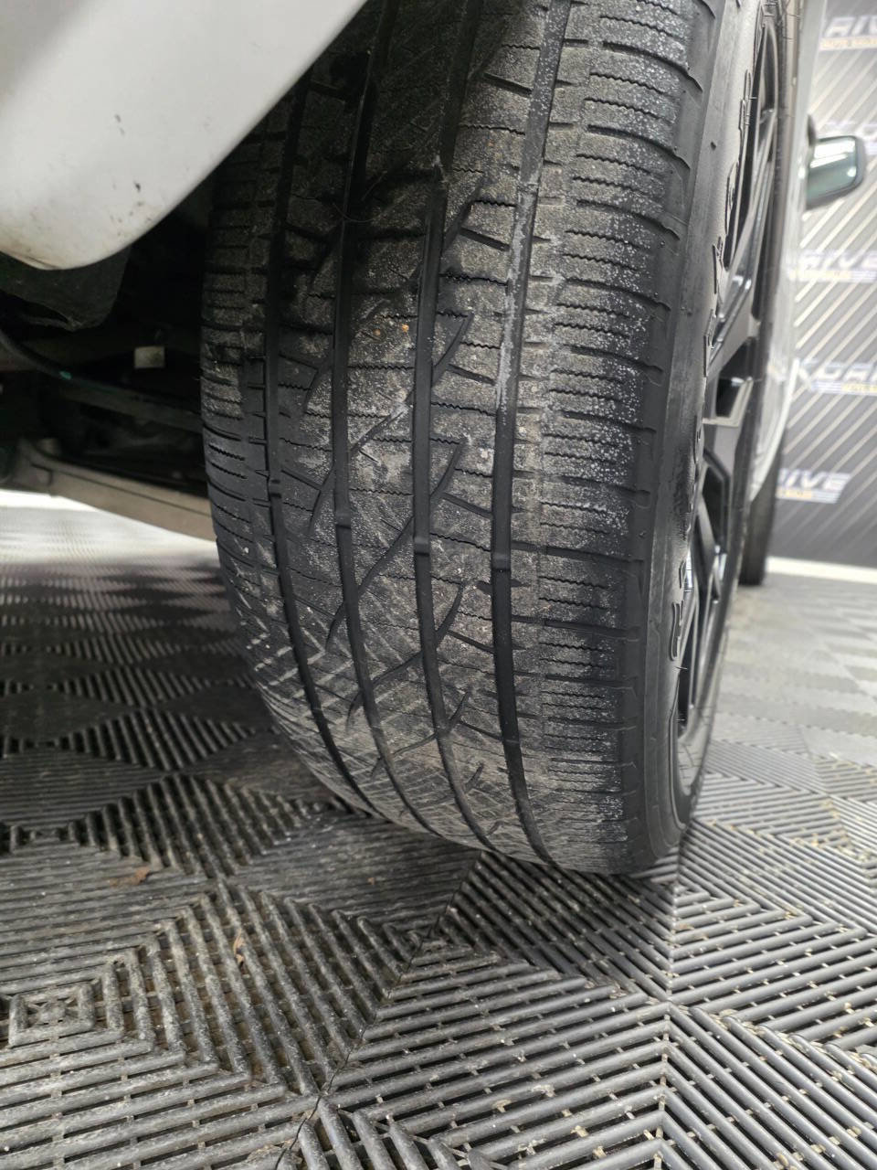 Used 2015 Jeep Grand Cherokee Overland w/ Advanced Technology Group image 37