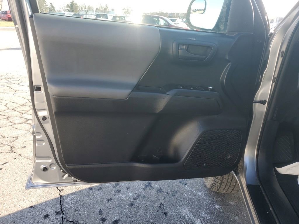 Used 2017 Toyota Tacoma SR w/ Tow Package image 22