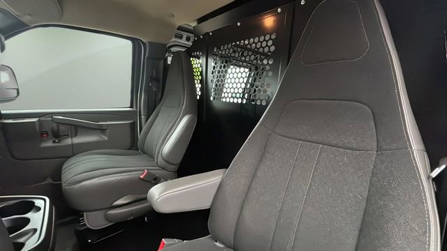 Used 2024 GMC Savana 2500 w/ Driver Convenience Package RWD image 21