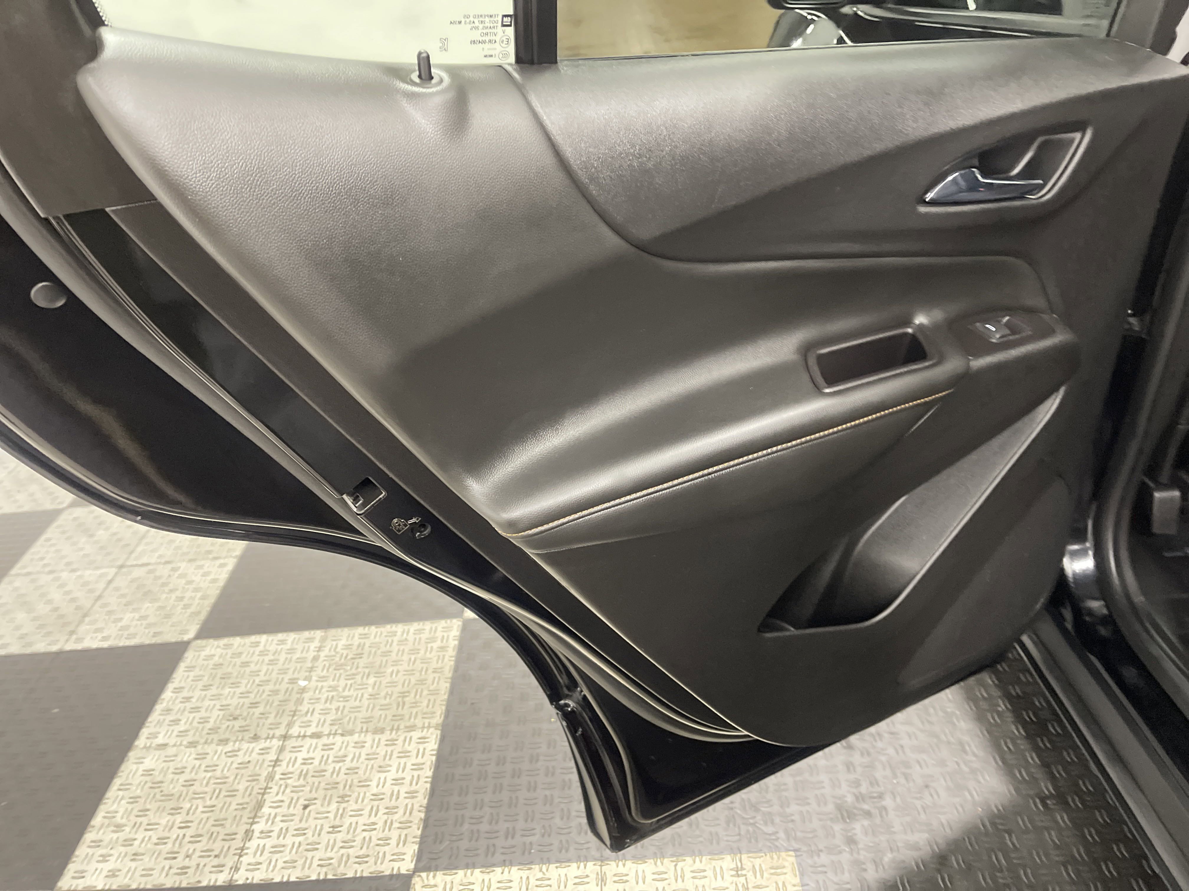 Used 2021 Chevrolet Equinox Premier w/ Redline Edition image 15