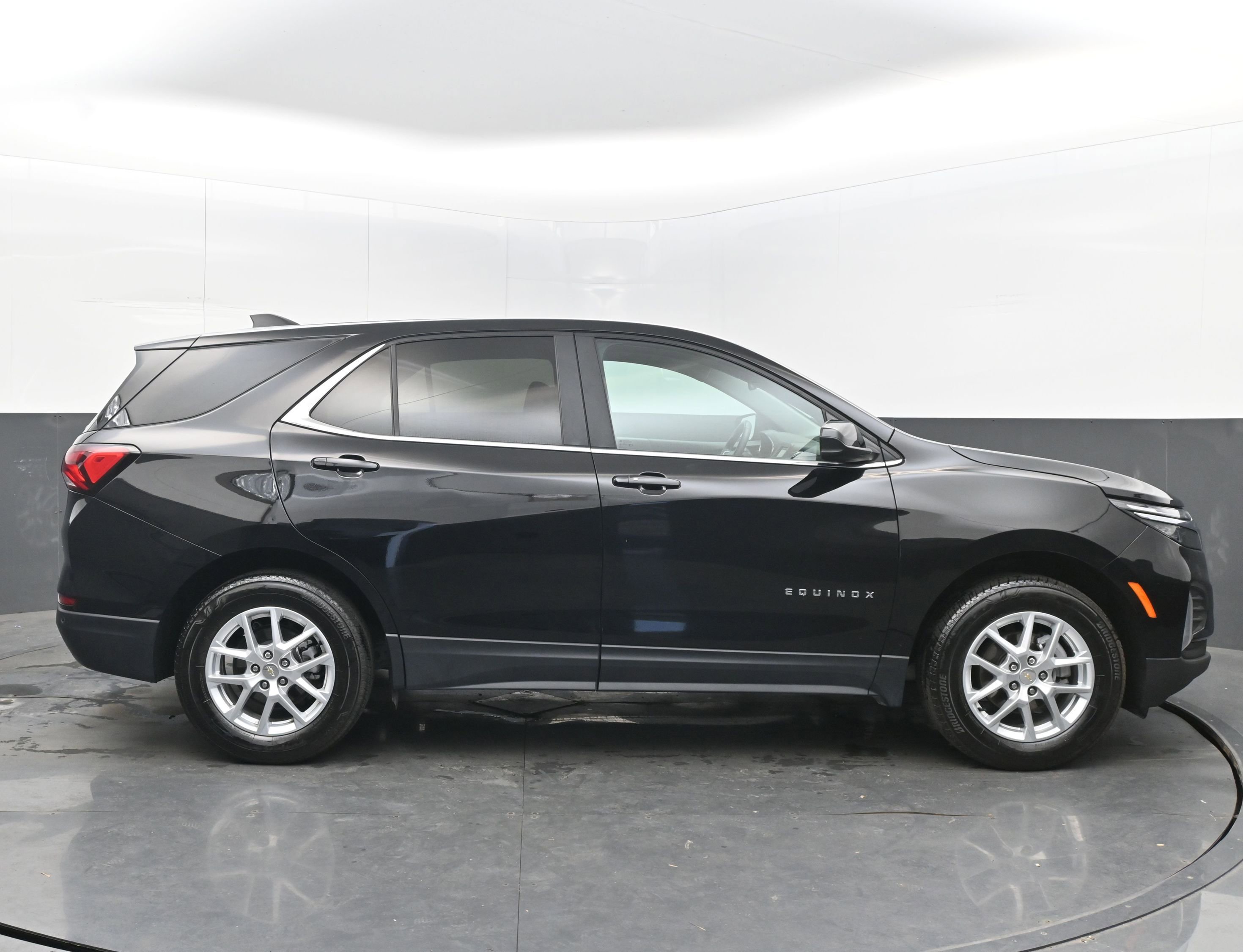 Used 2024 Chevrolet Equinox LT image 8