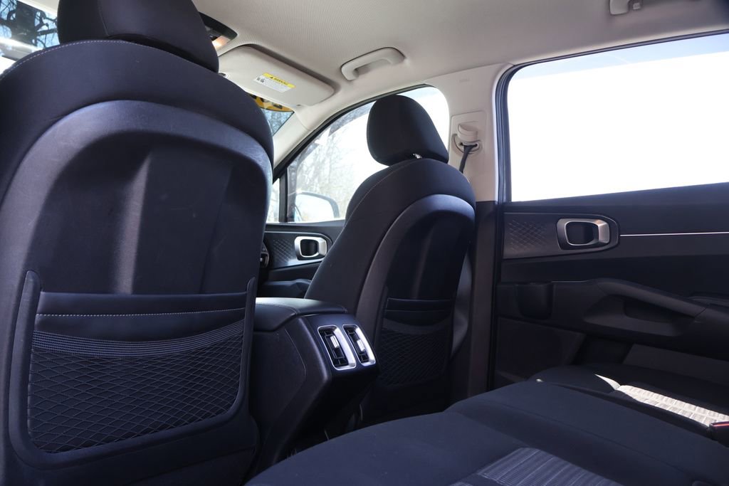 Used 2022 Kia Sorento LX image 41