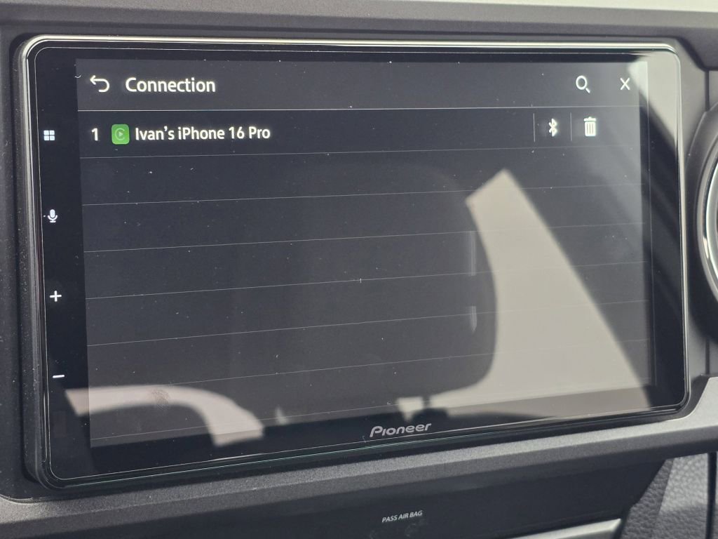 Used 2019 Toyota Tacoma TRD Off-Road w/ Technology Package AWD/4WD image 9