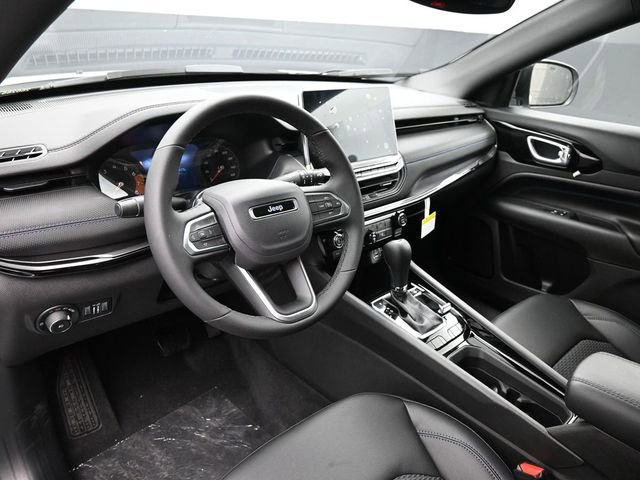 New 2026 Jeep Compass Latitude image 12