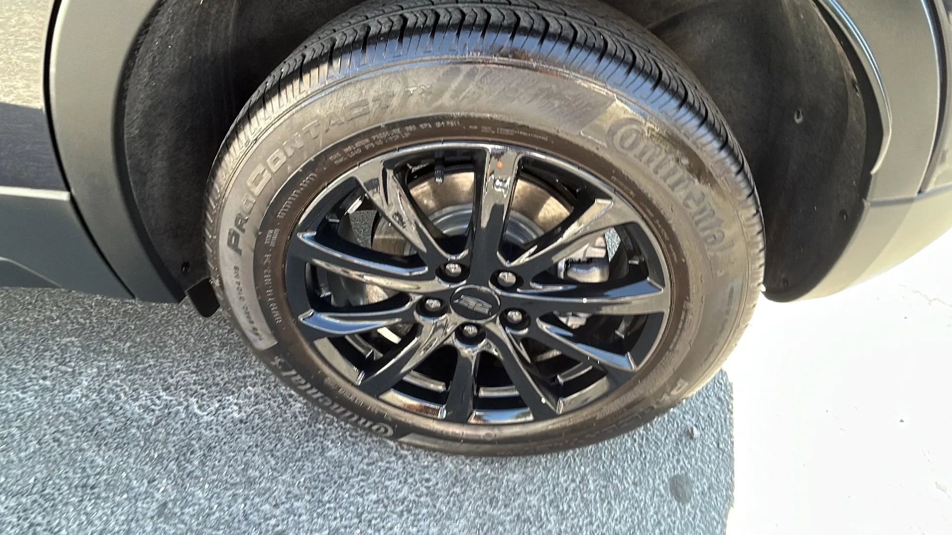 Used 2022 Cadillac XT4 Luxury w/ Cold Weather Package image 30