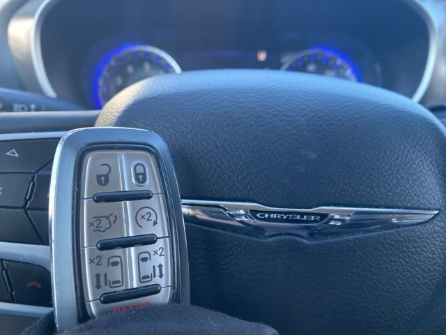 Certified 2023 Chrysler Pacifica Touring-L image 54