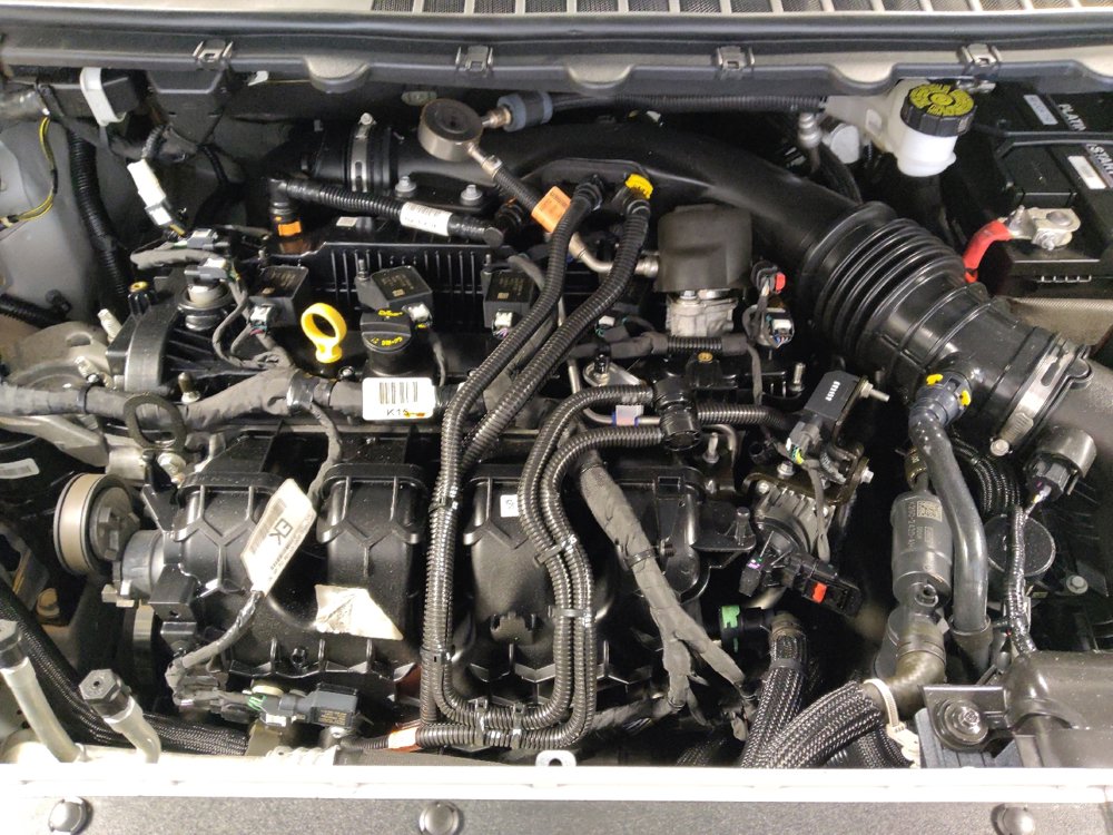 Used 2021 Ford Edge SE image 30