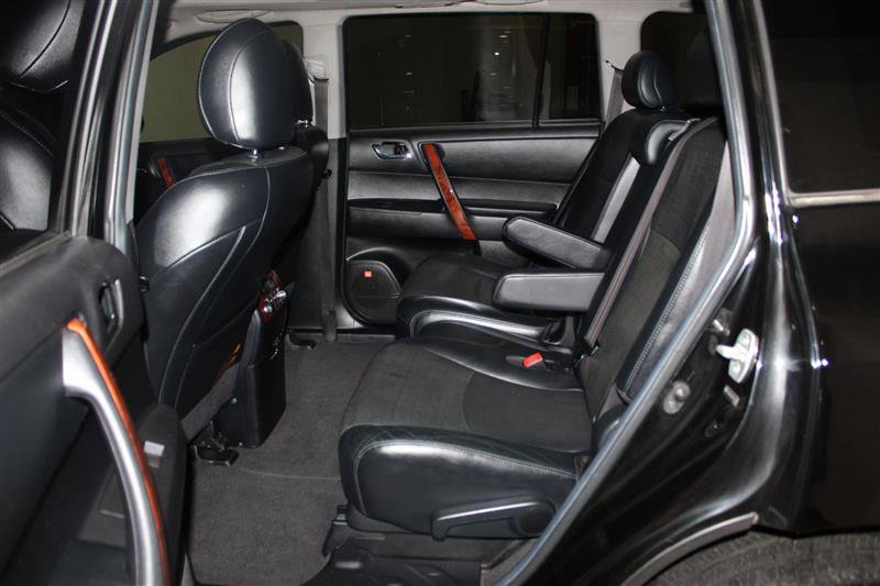Used 2012 Toyota Highlander Limited w/ Tow Pkg AWD/4WD image 27