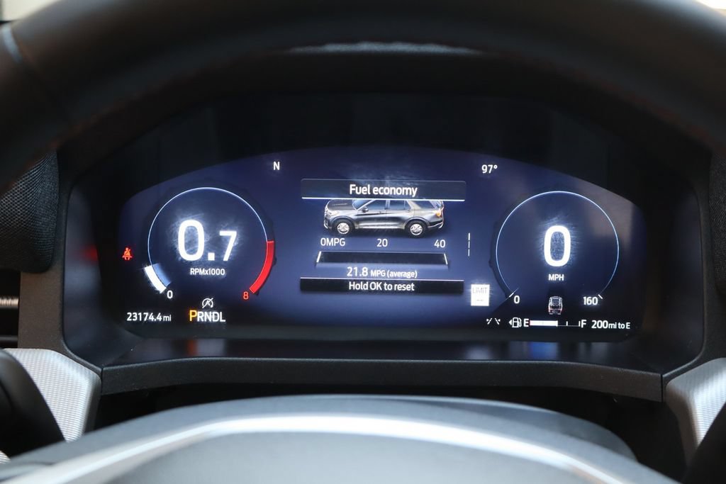 Used 2025 Ford Explorer Active AWD/4WD image 22