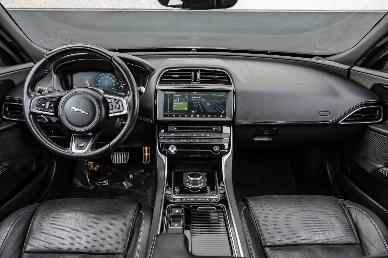 Used 2019 Jaguar XE S image 20