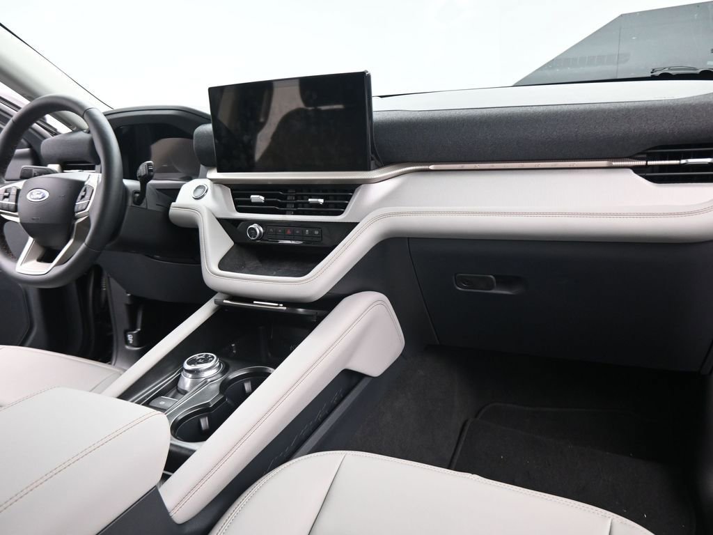 New 2025 Ford Explorer Active w/ Active Comfort Package image 14