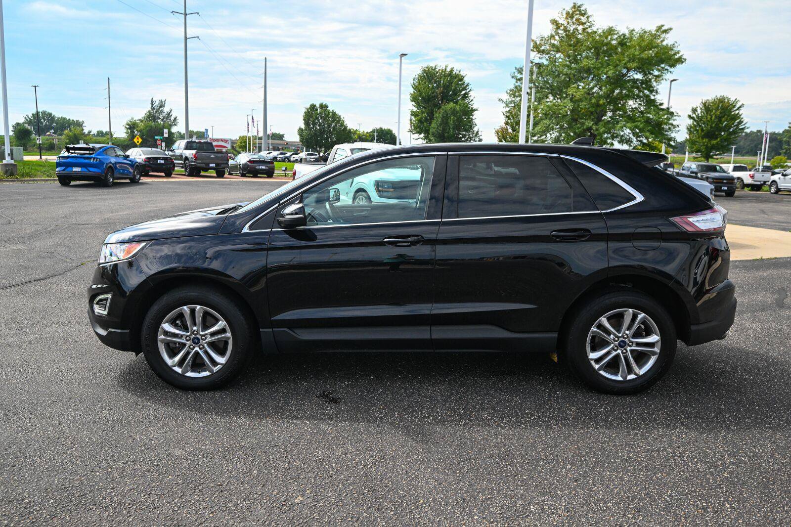 Used 2017 Ford Edge SEL w/ Canadian Touring Package AWD/4WD image 8