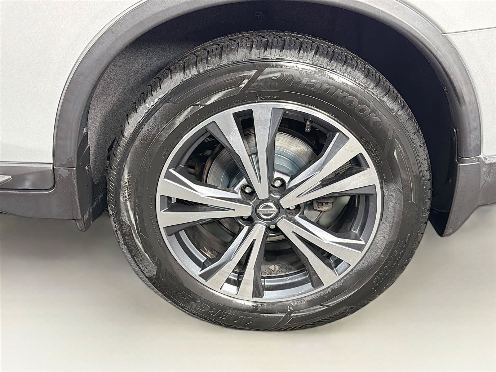 Used 2017 Nissan Rogue SL w/ SL Premium Package AWD/4WD image 35