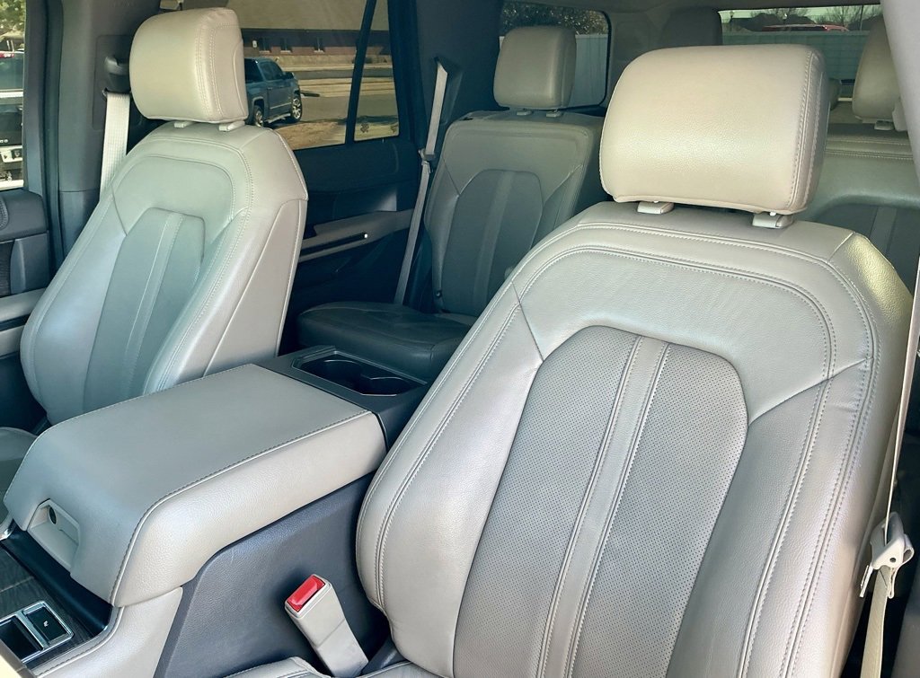 Used 2020 Ford Expedition Limited image 39