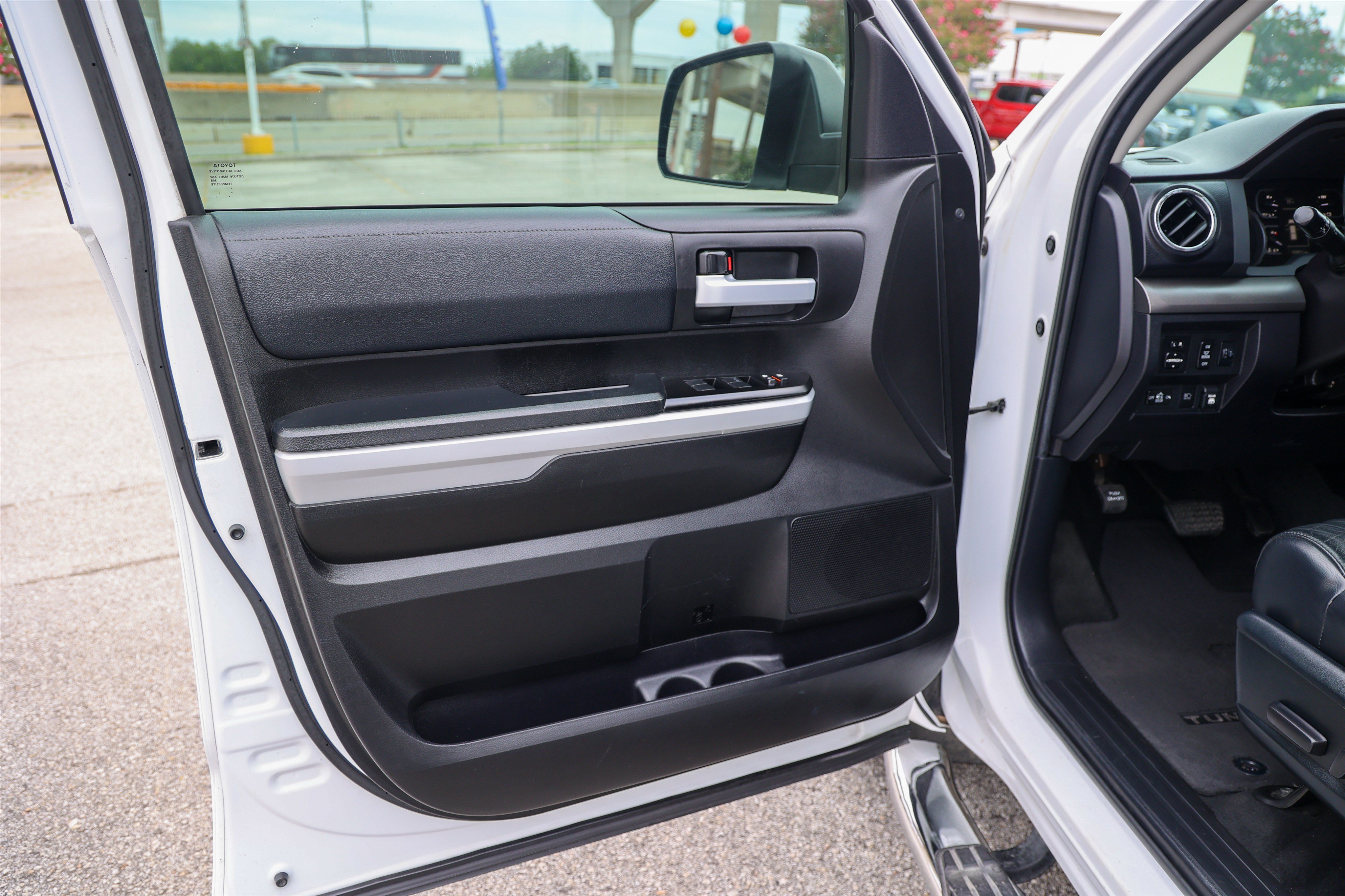 Used 2021 Toyota Tundra SR5 w/ SR5 Leather Package RWD image 33