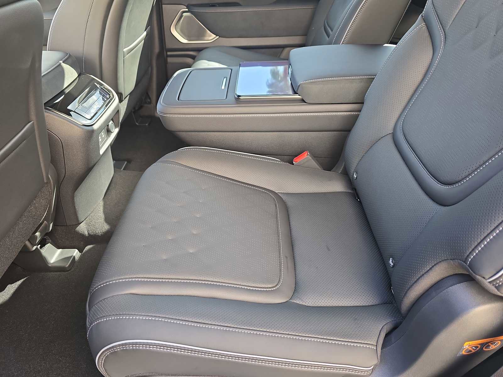 New 2026 INFINITI QX80 Autograph w/ Premium Cargo Package image 14