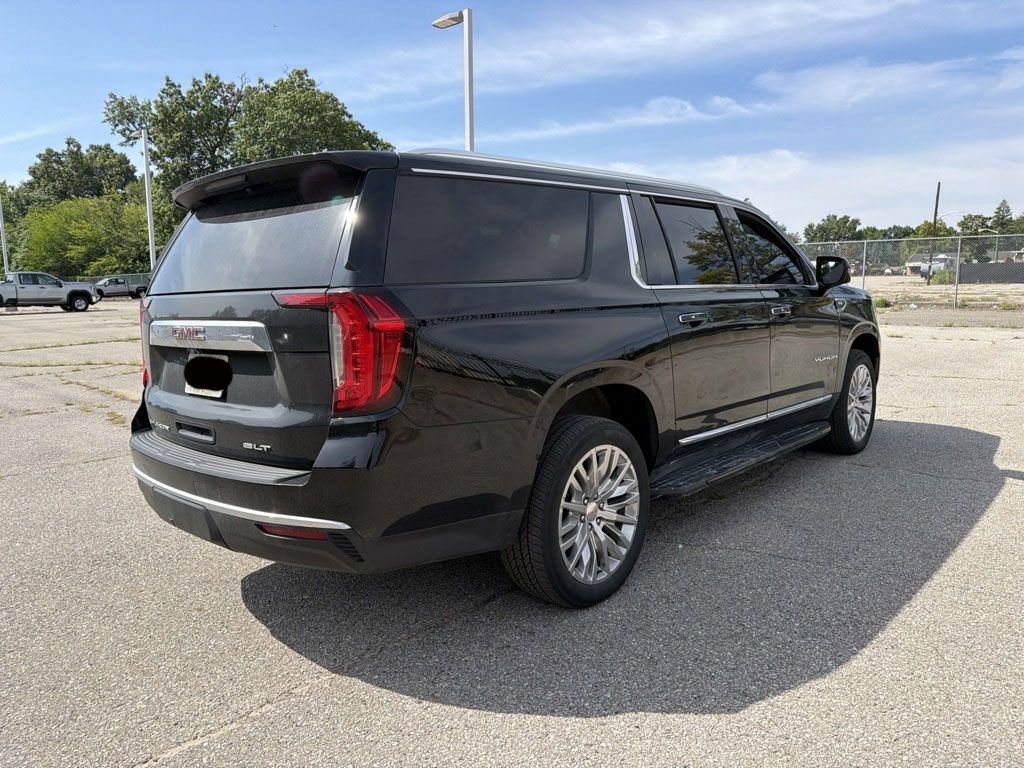 Used 2023 GMC Yukon XL SLT w/ SLT Luxury Package AWD/4WD image 7